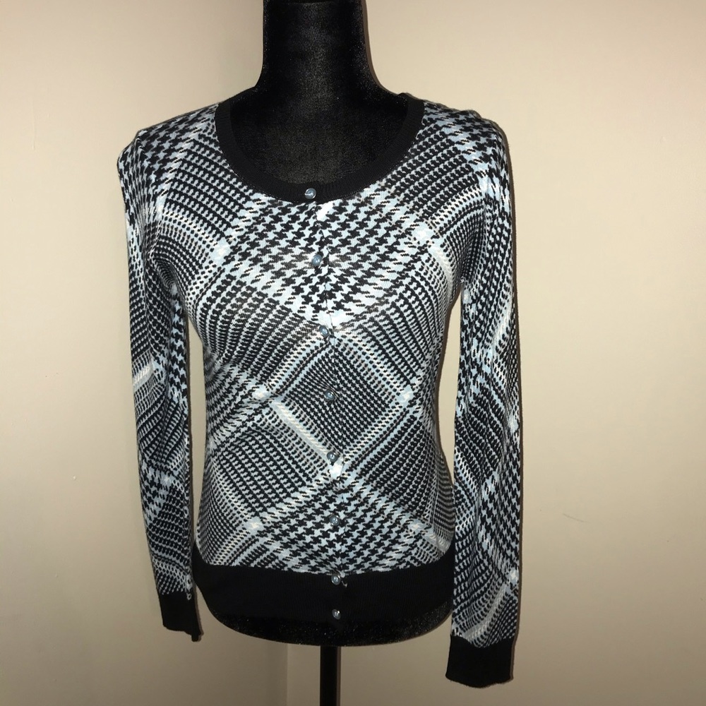 NEW! NY&C women's sweater. Size M